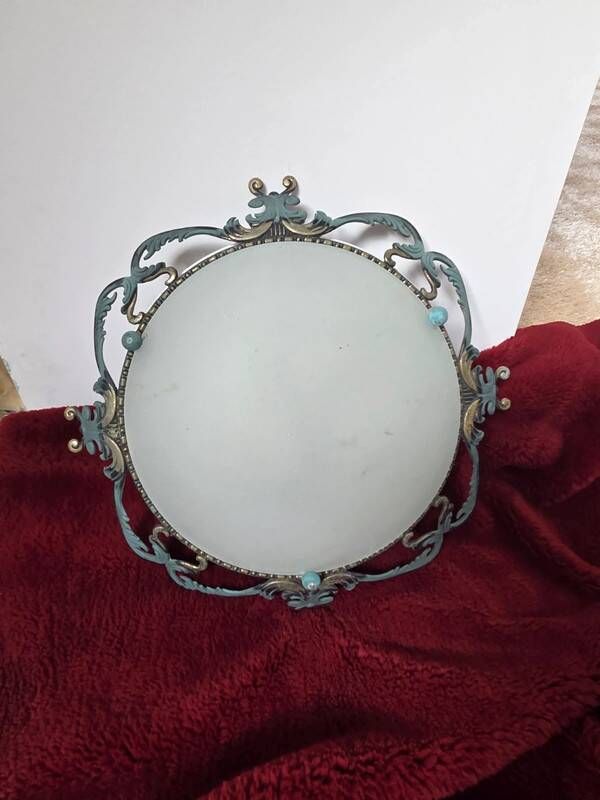 Antique 2-bulb ceiling light from the 30s-40s, art deco, in worked metal and frosted glass