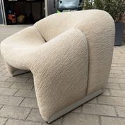 2x Artifort Groovy F598 Pierre Paulin, Pierre Frey: Chenille Igor (Sable)