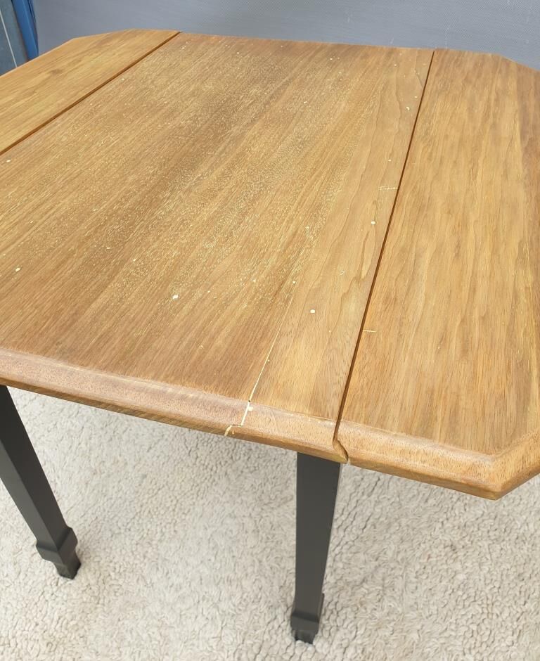 Two-tone kitchen table 2 extensions 1930