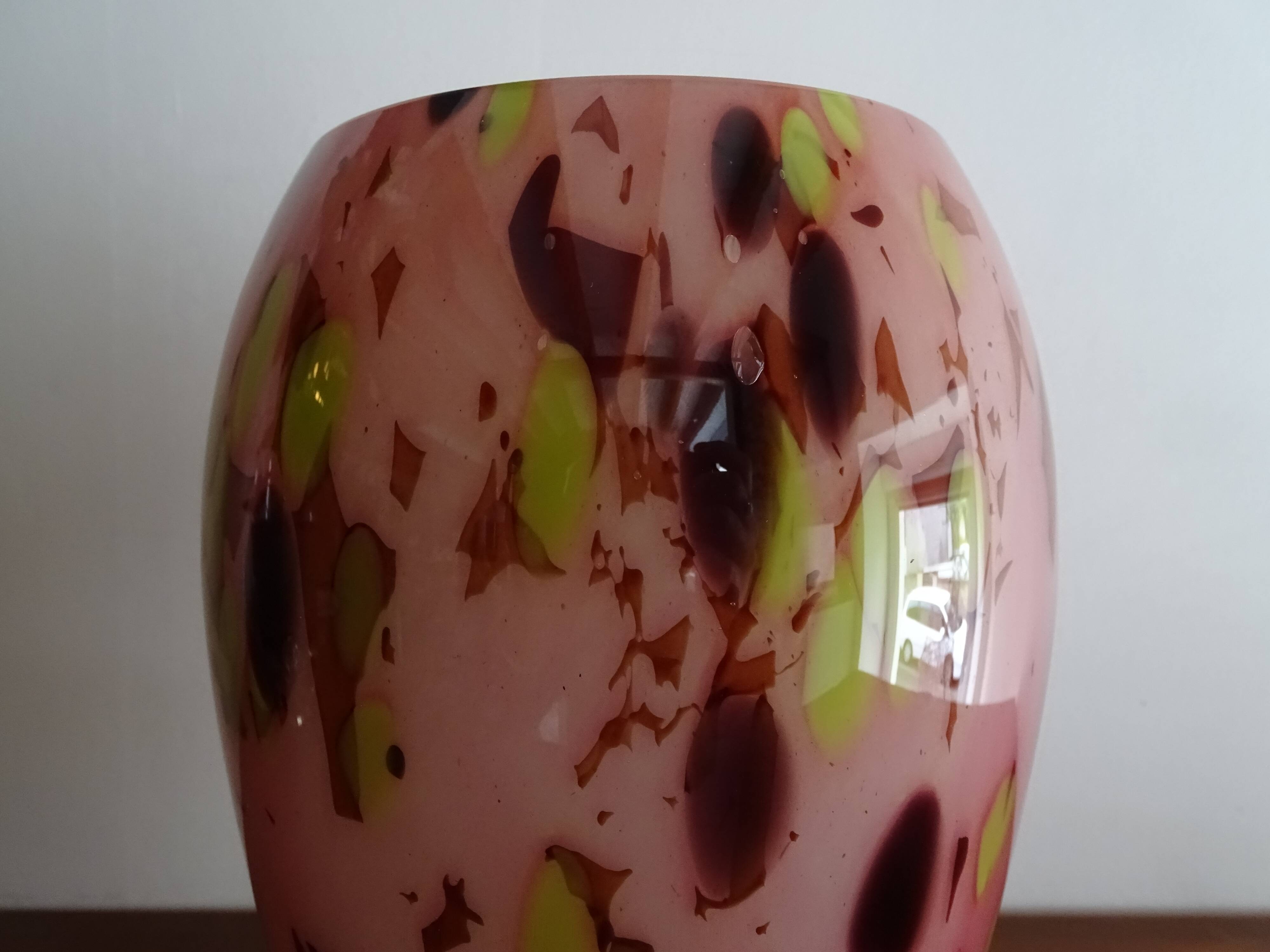 La rochere glassware vase in pink and multi-colored multi-layered glass signed