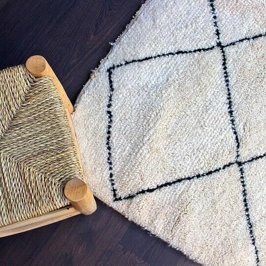 Beni Ouarain Berber rug, classic diamond pattern, 160 x 235 cm.