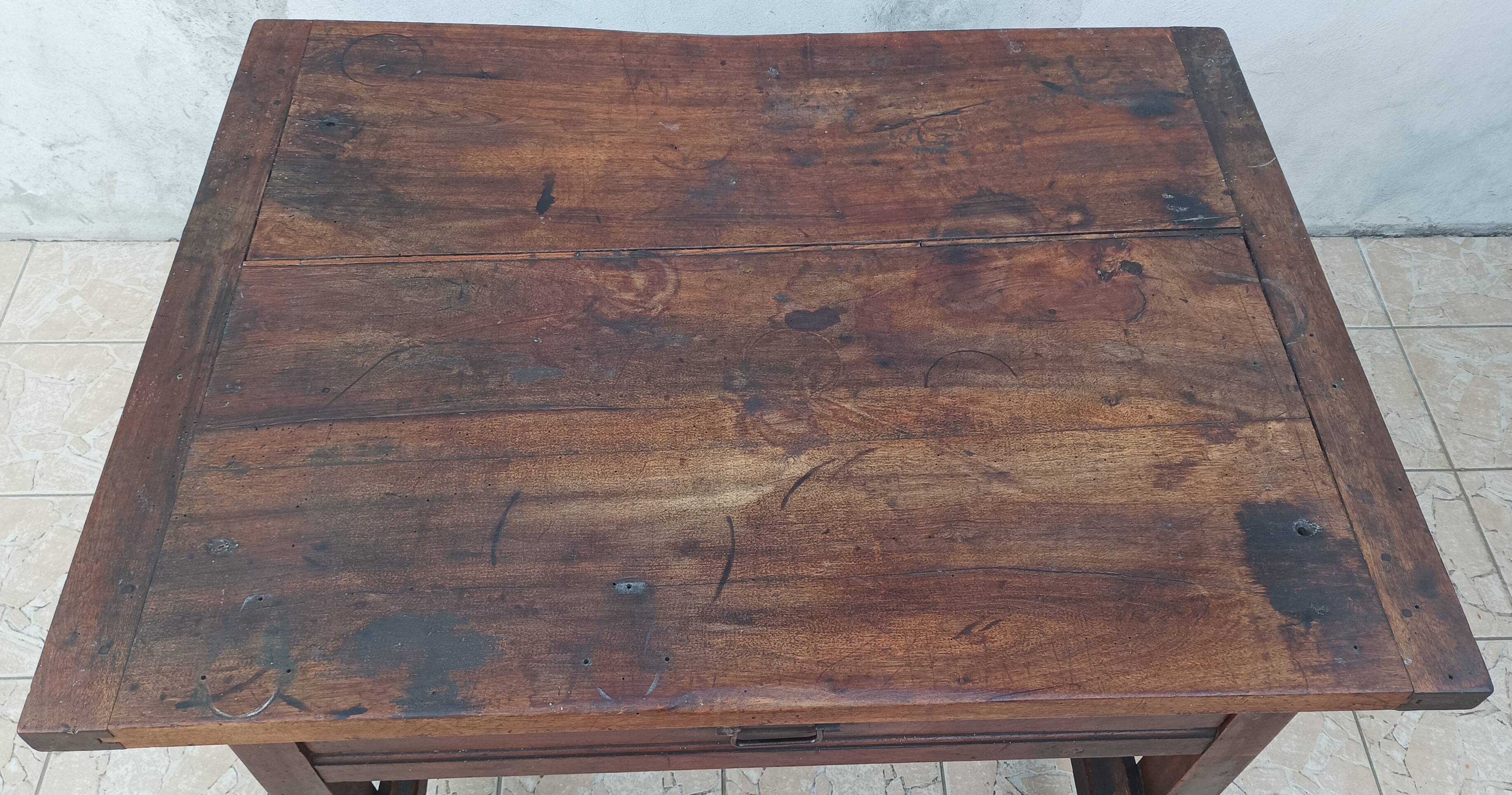 Old central island established trade furniture