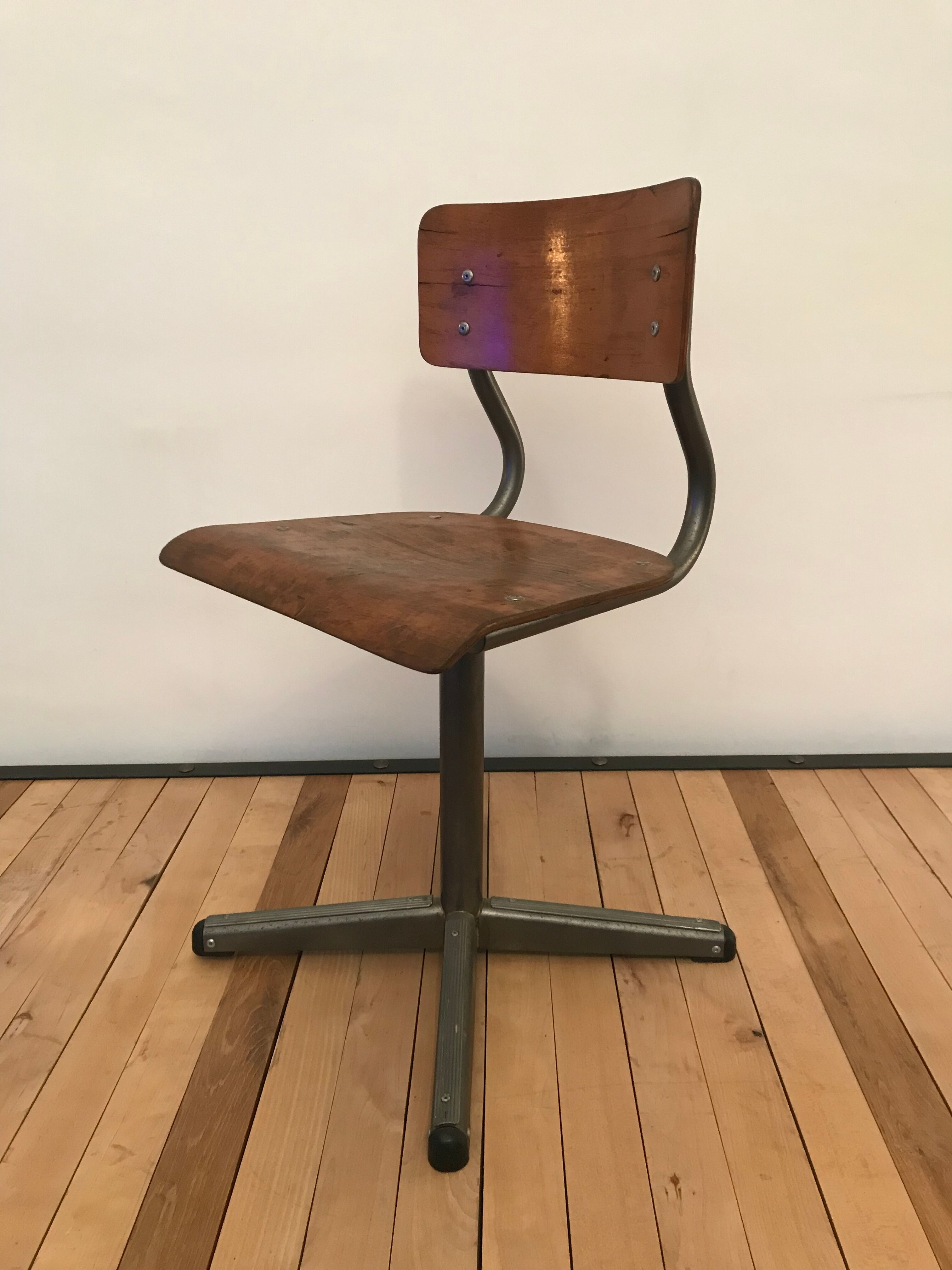 Small industrial chair child 60s