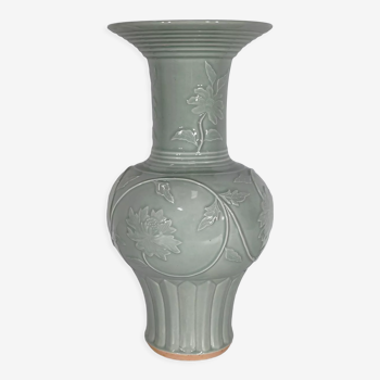 Celadon vase from China – 1900