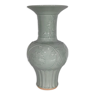 Celadon vase from China – 1900