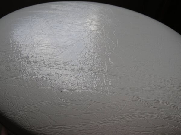 Tabouret design années 80's en tube rose