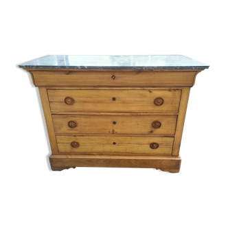 Chest of drawers in cherry