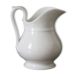 Pichet broc ancien en porcelaine