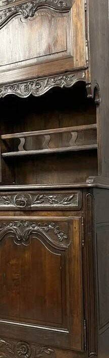 Buffet deux corps style Louis XV en noyer – XIXᵉ