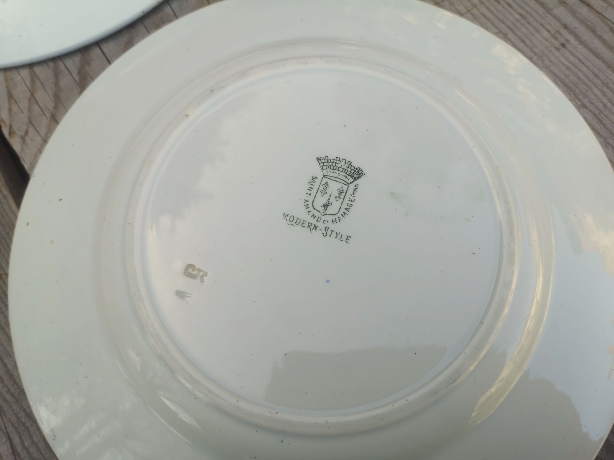 4 plates Terre de Fer Saint Amand Modern Style