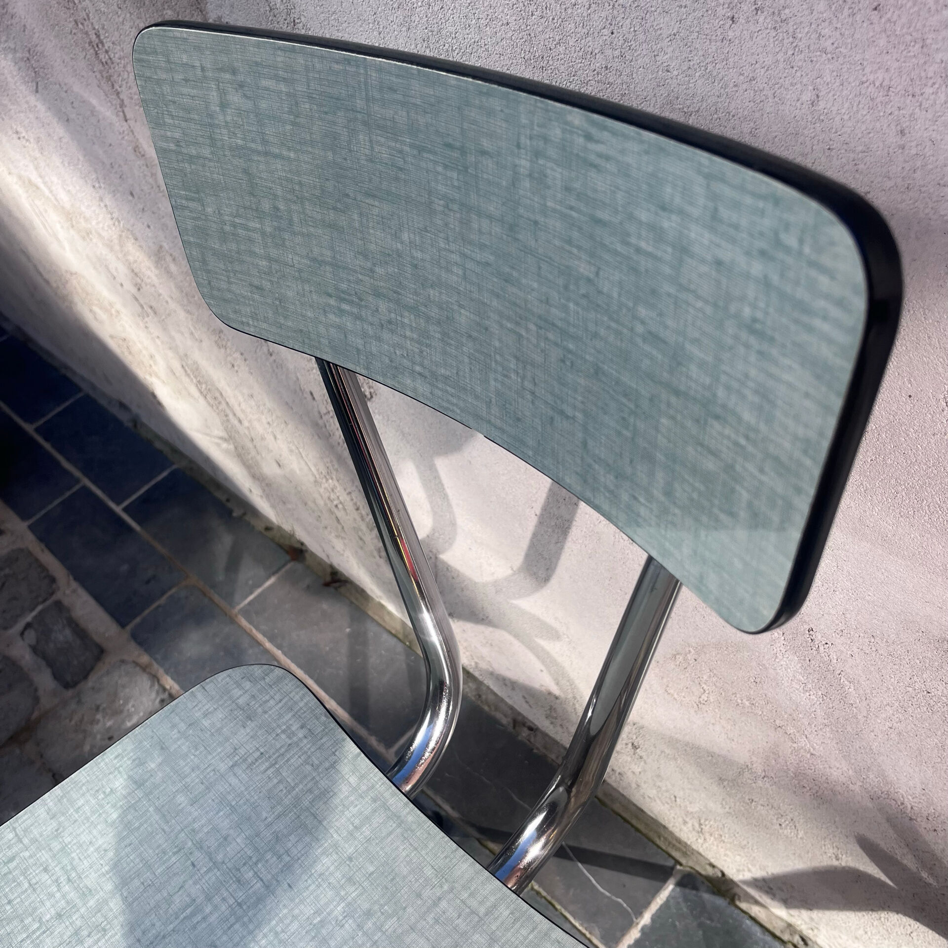 4 chaises en formica