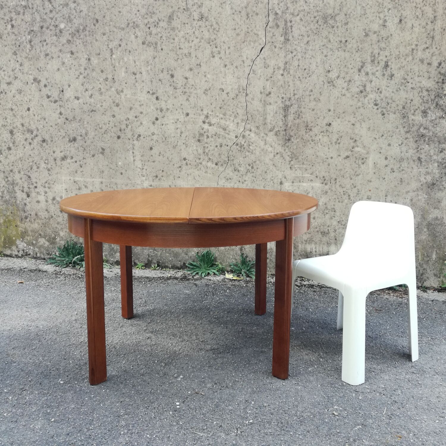 Extendable round table 120 to 170 cm
