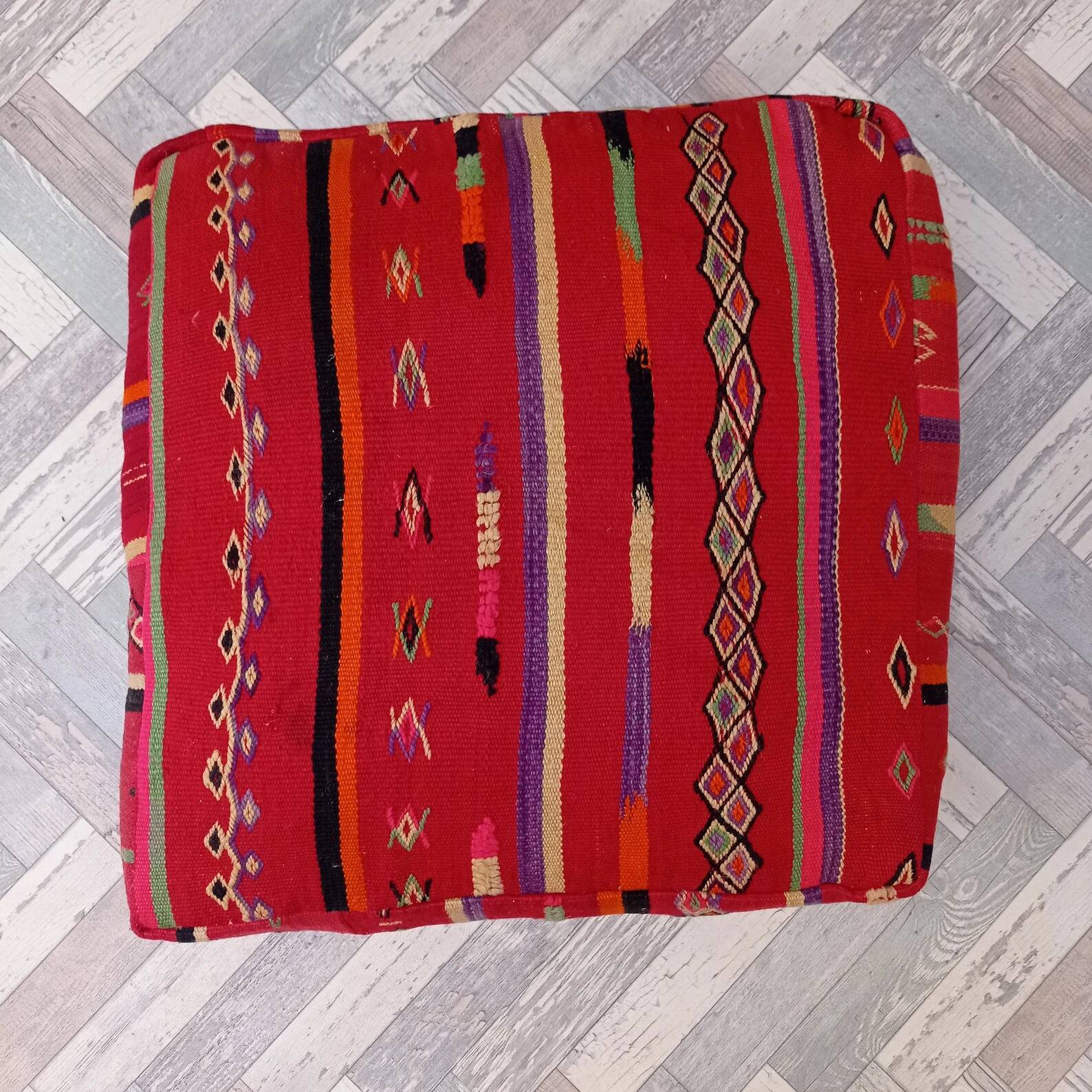 Handmade Berber pouf in wool 60 X 60 X 20 CM