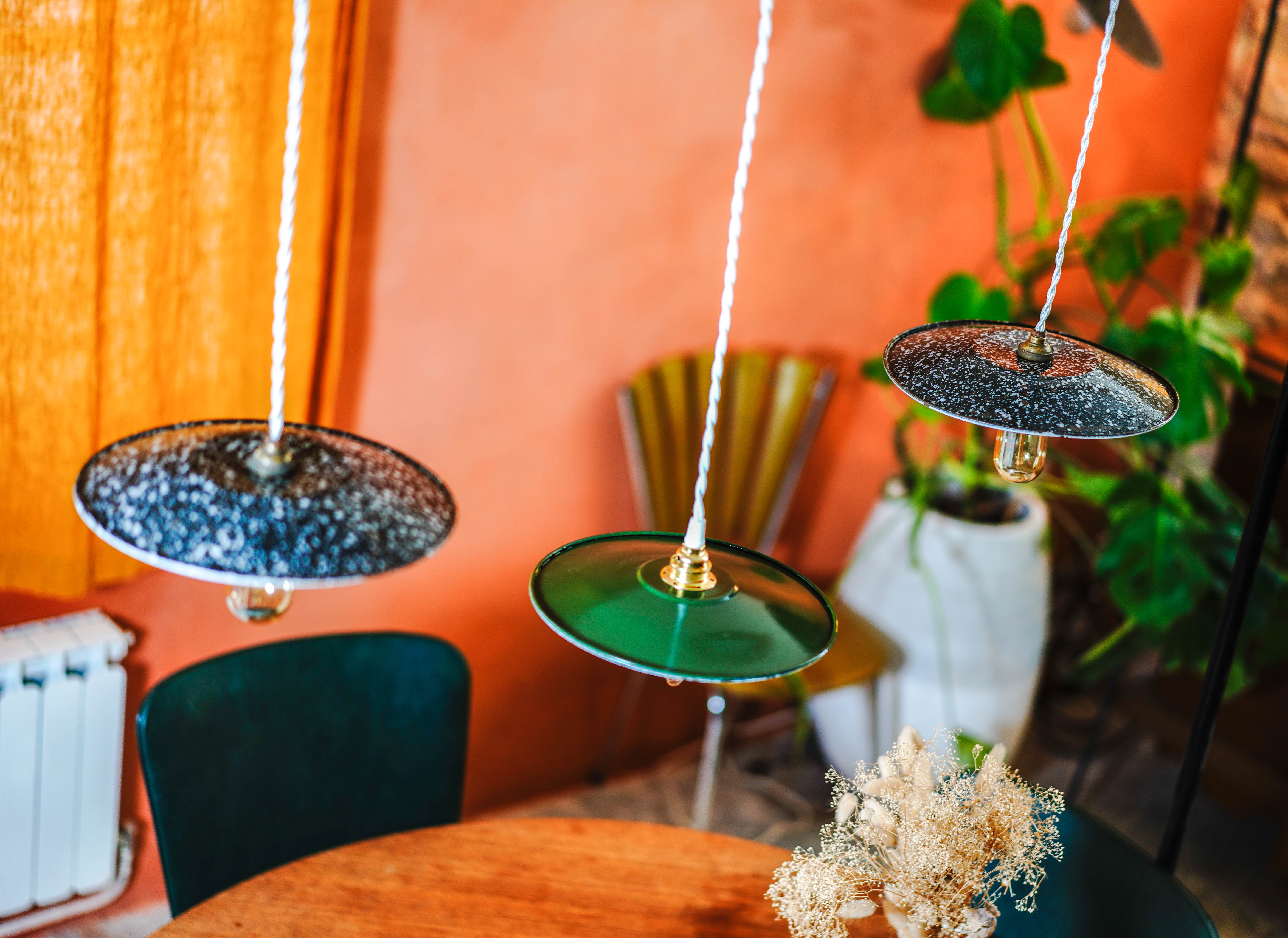 Green suspension in enamelled sheet metal