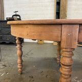 Half-moon folding table in walnut