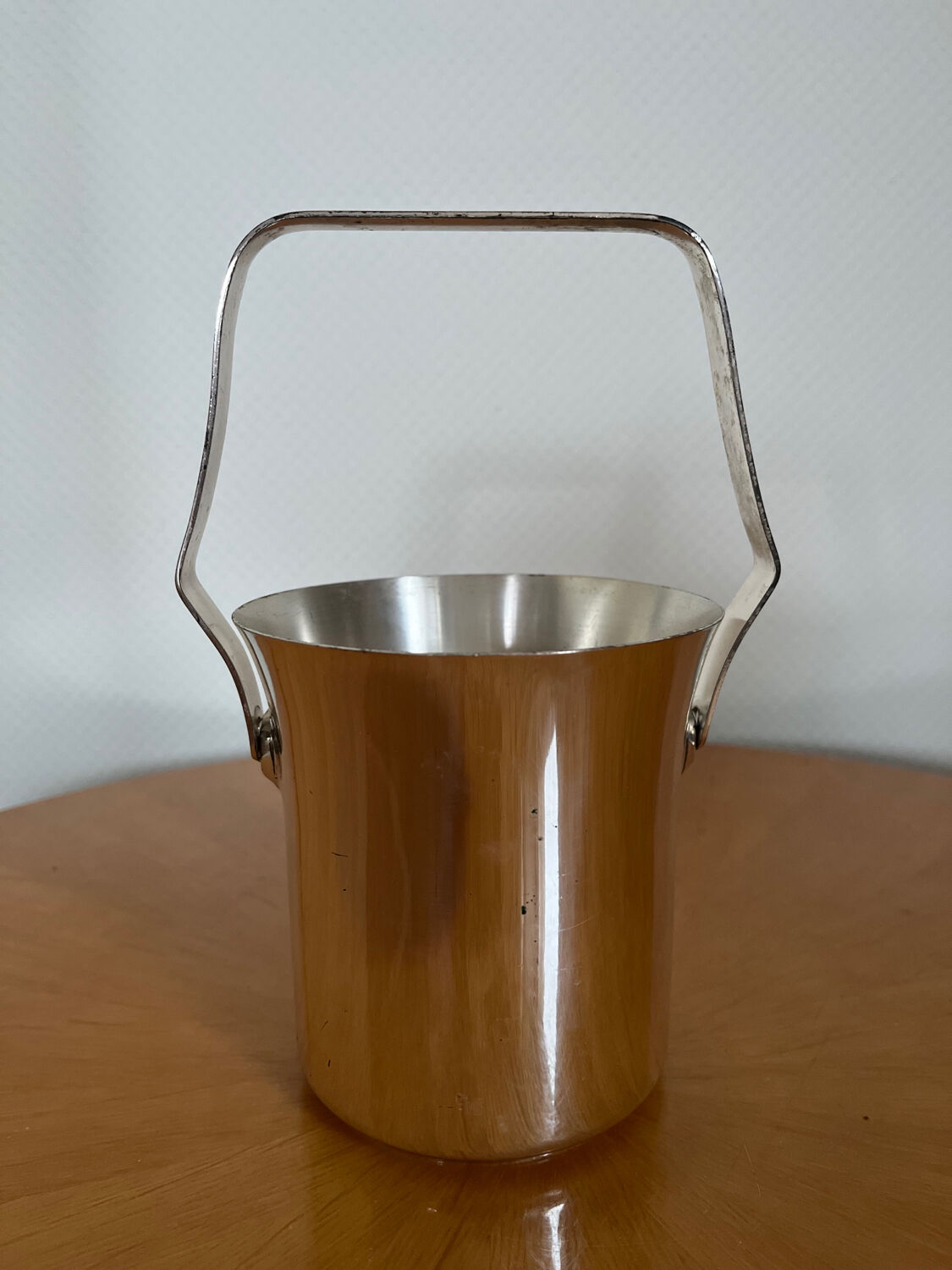 Silver metal ice bucket