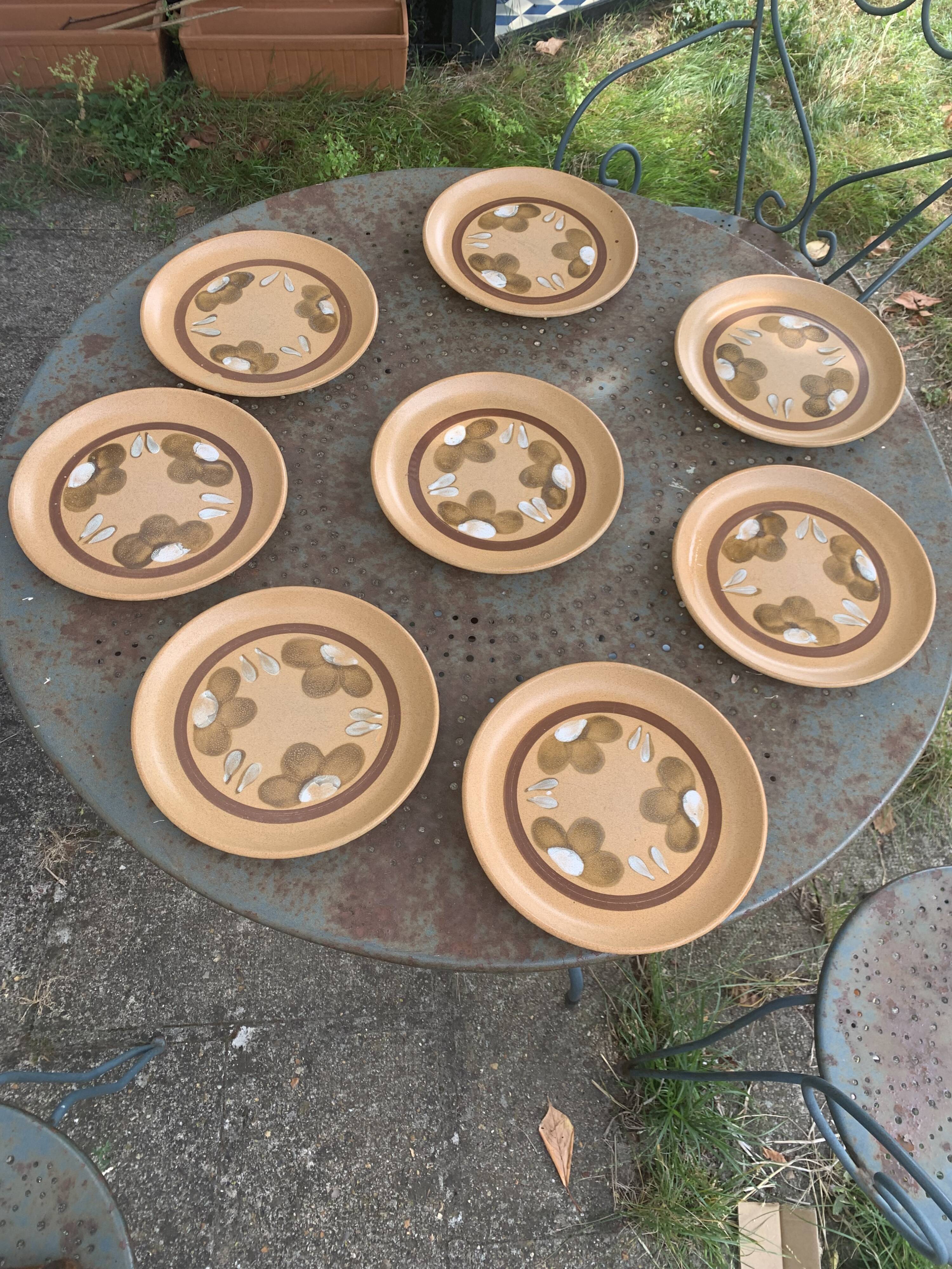 8 vintage Sarreguemines stoneware flower pattern dinner plates, France