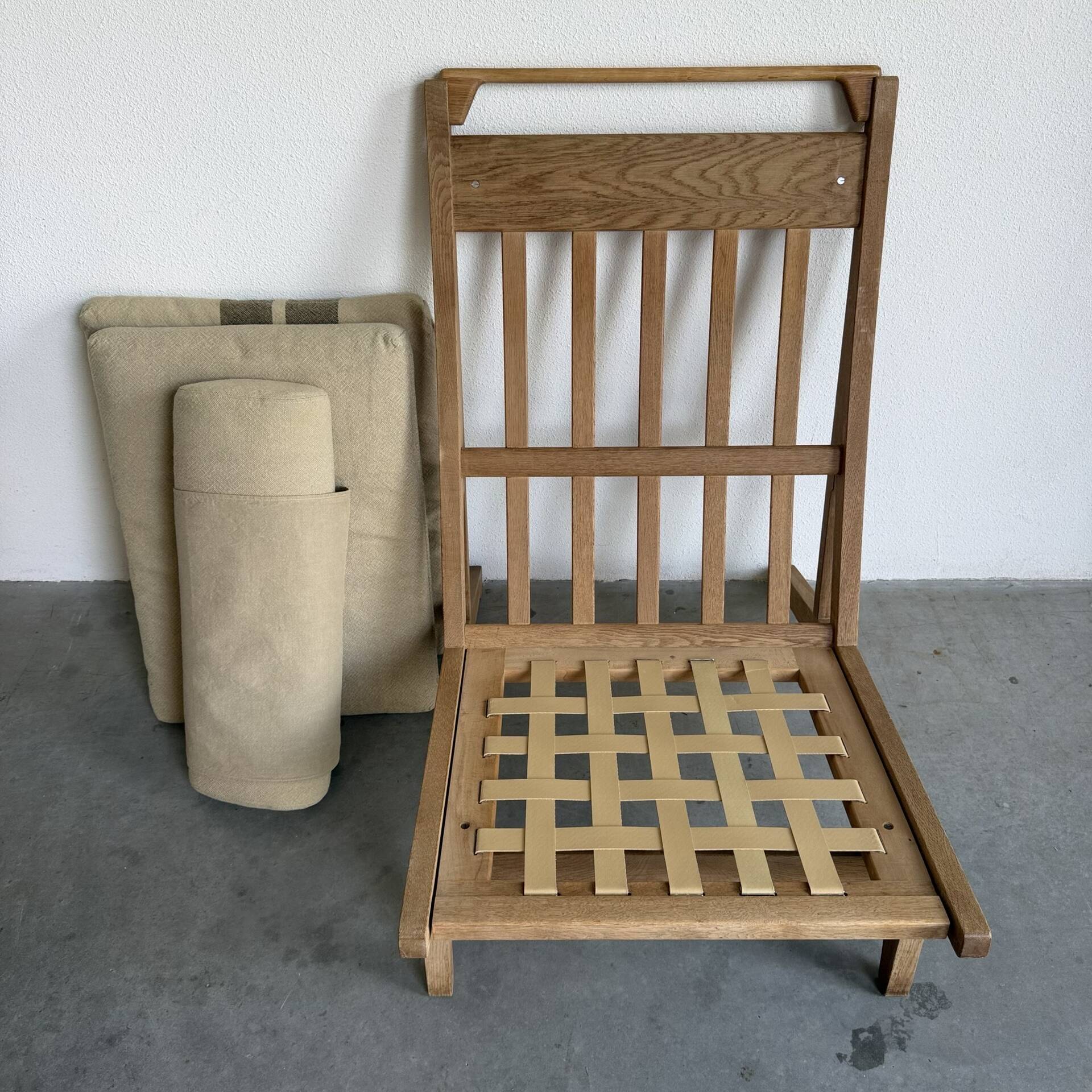 Vintage Hans Wegner lounge chair GE375 in oak