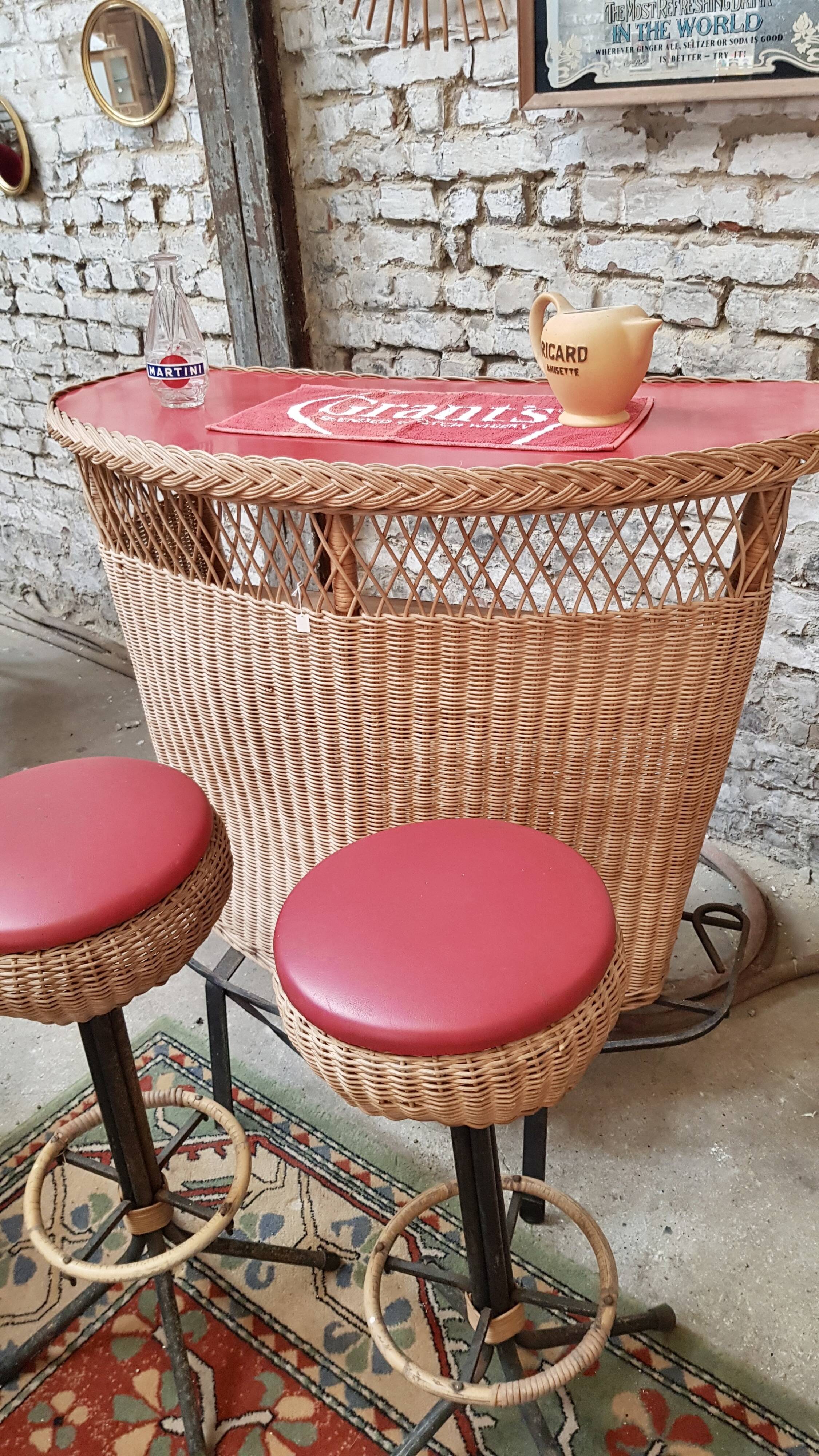 Rattan bar