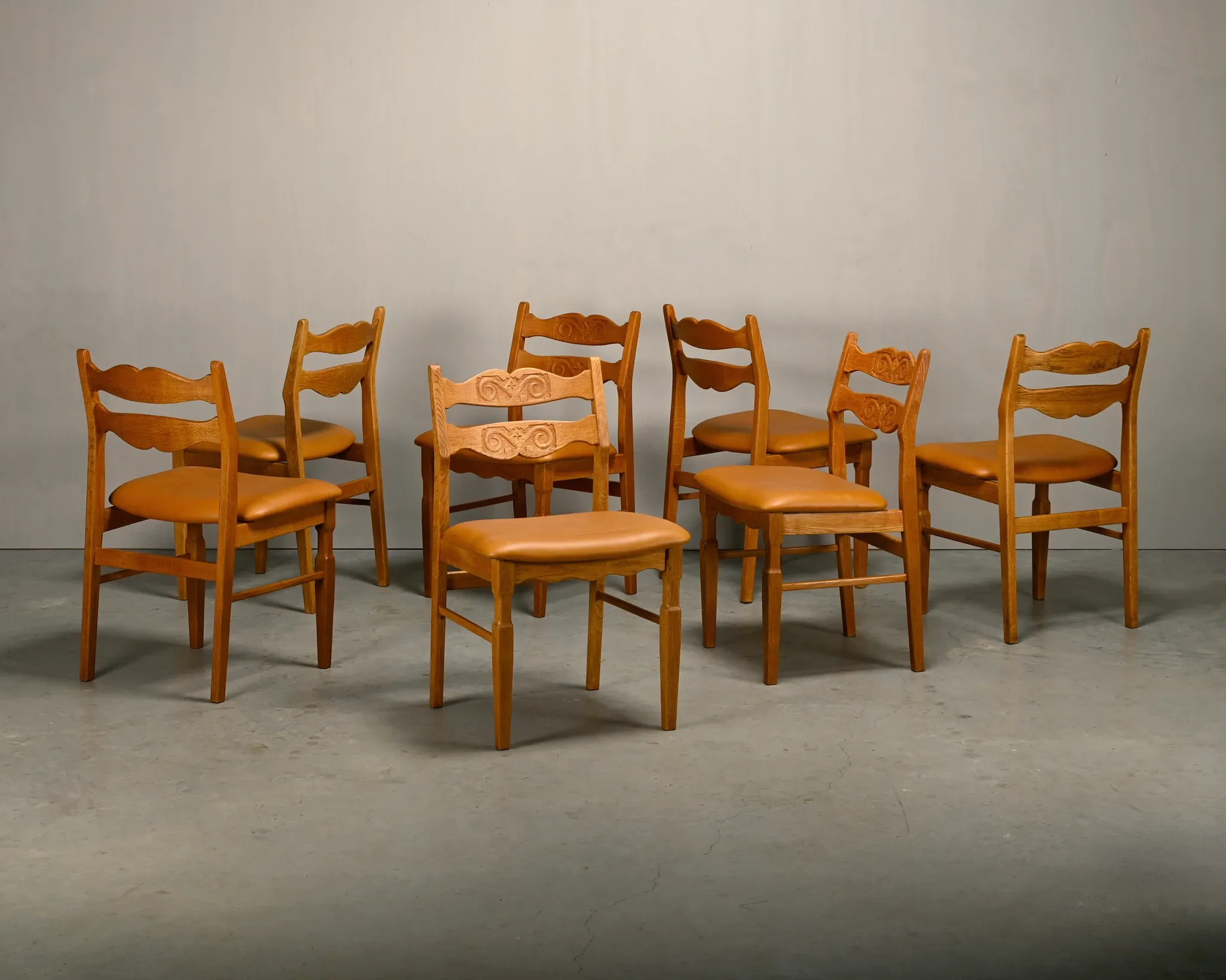Chaises de salle à manger style Razorblade par Henning Kjærnulf en chêne et cuir, Danemark