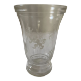 Vase en verre moulé