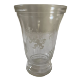Vase en verre moulé