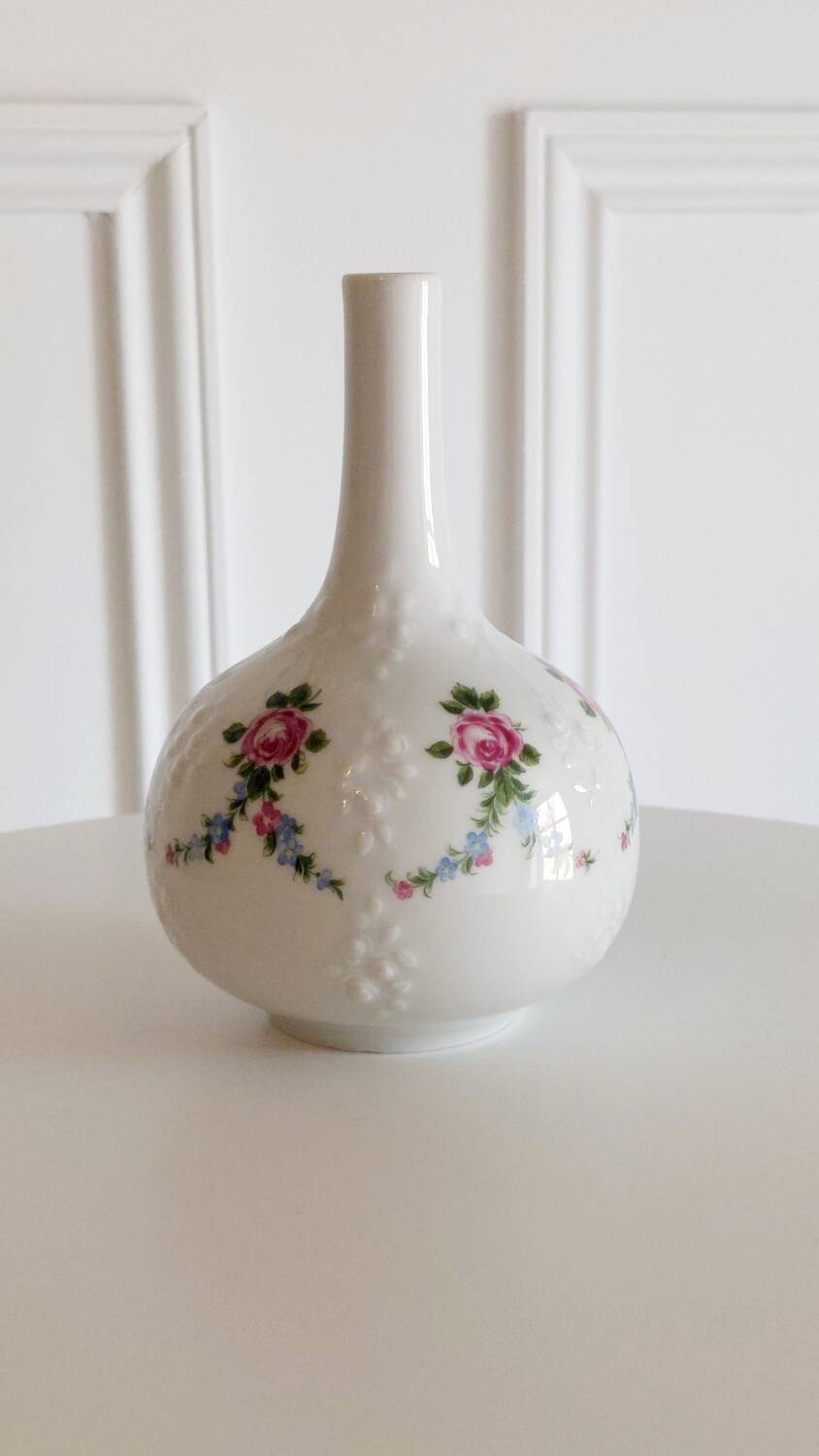 Wallendorf porcelain vase 1764, hand-painted floral decoration