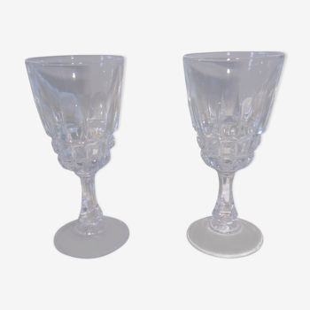 2 small crystal liqueur glasses