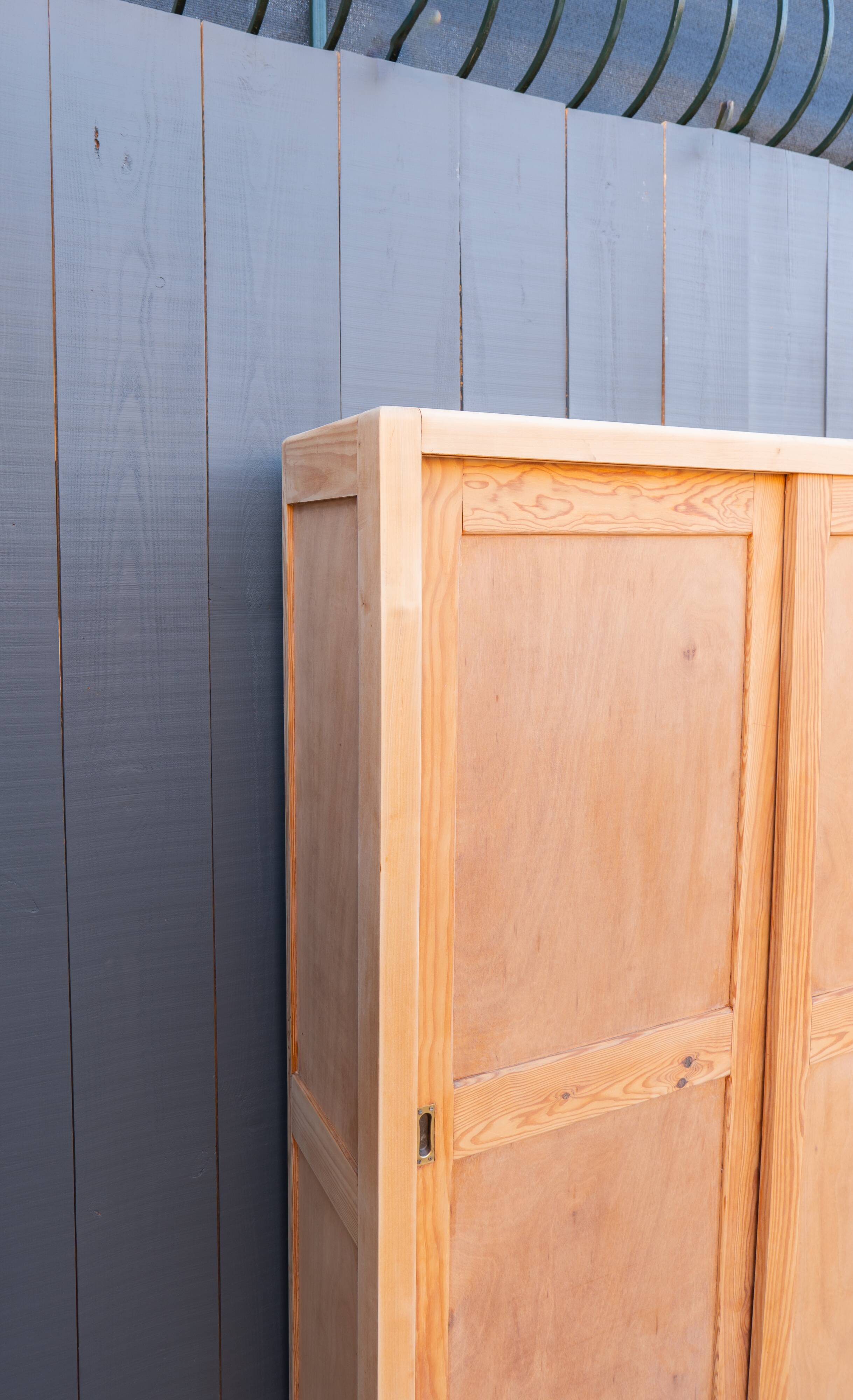 Sliding door wardrobe