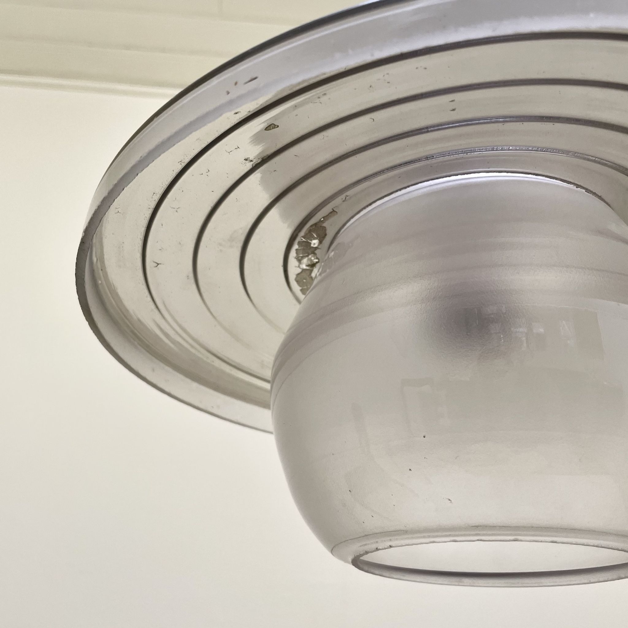 Suspension en verre mercurisé et sablé