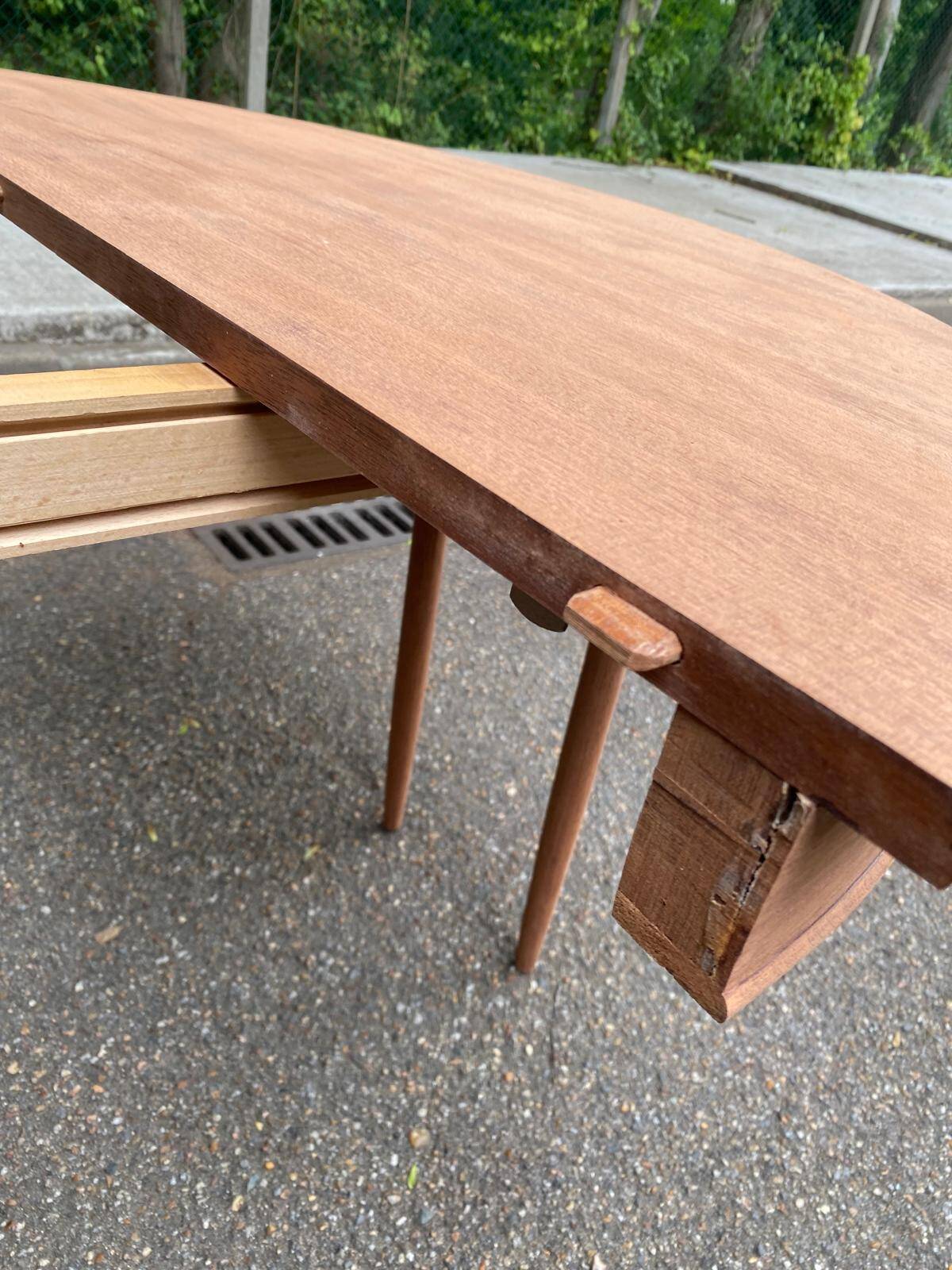 Round extendable dining table in solid mahogany from the 1930s.