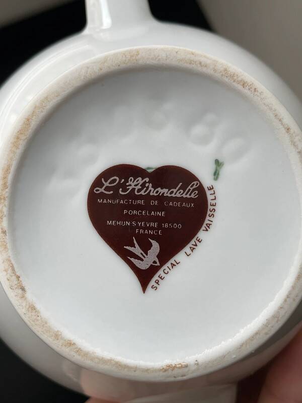 White Porcelain Teapot 0.75 L