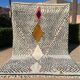 Magnificent Berber rug made of natural wool, traditionally handwoven.