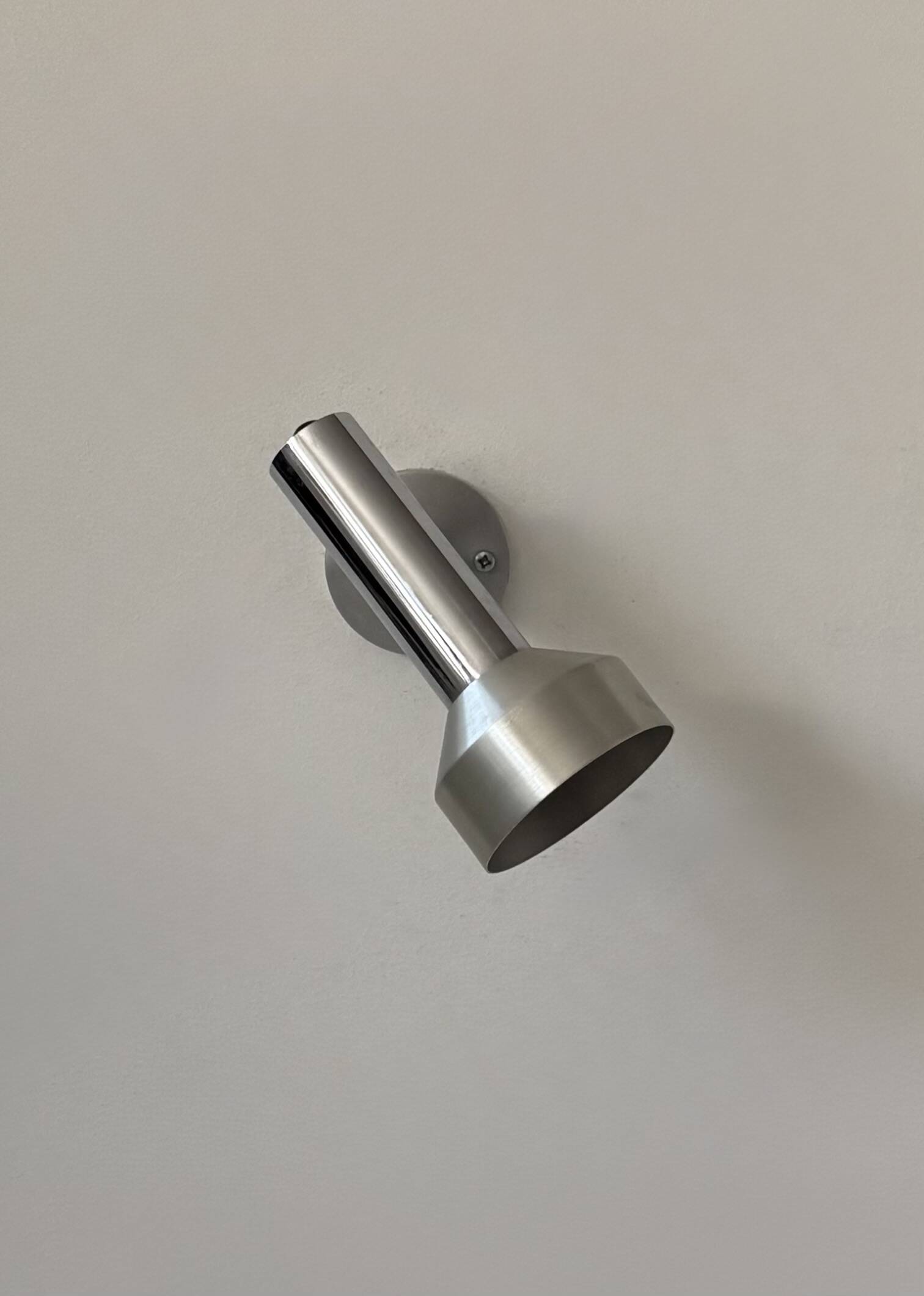 Applique vintage orientable, chrome et métal brossé, France, 1970