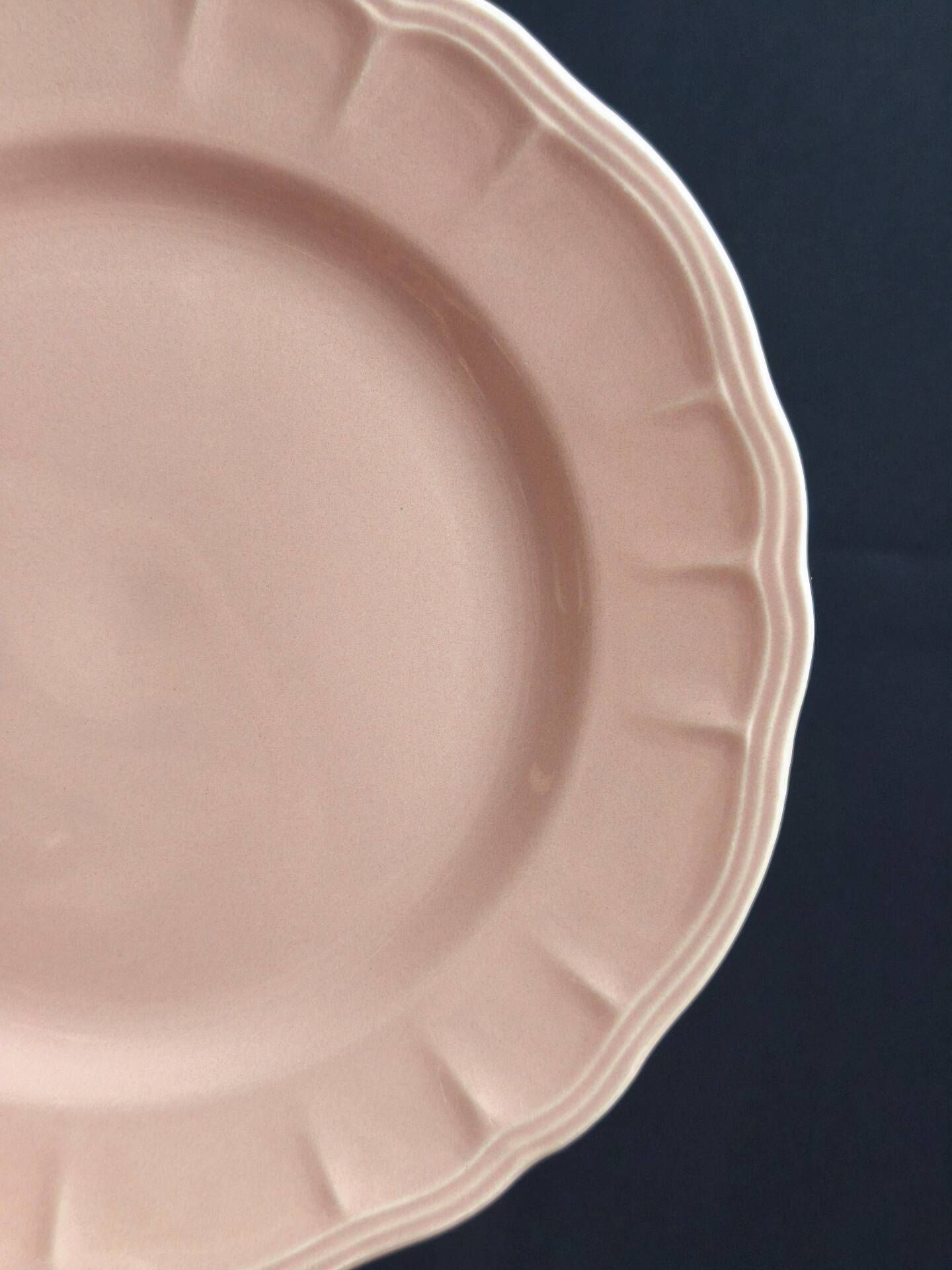 Title: 8 vintage Salins flat plates in powder pink – Ø 25.7 cm