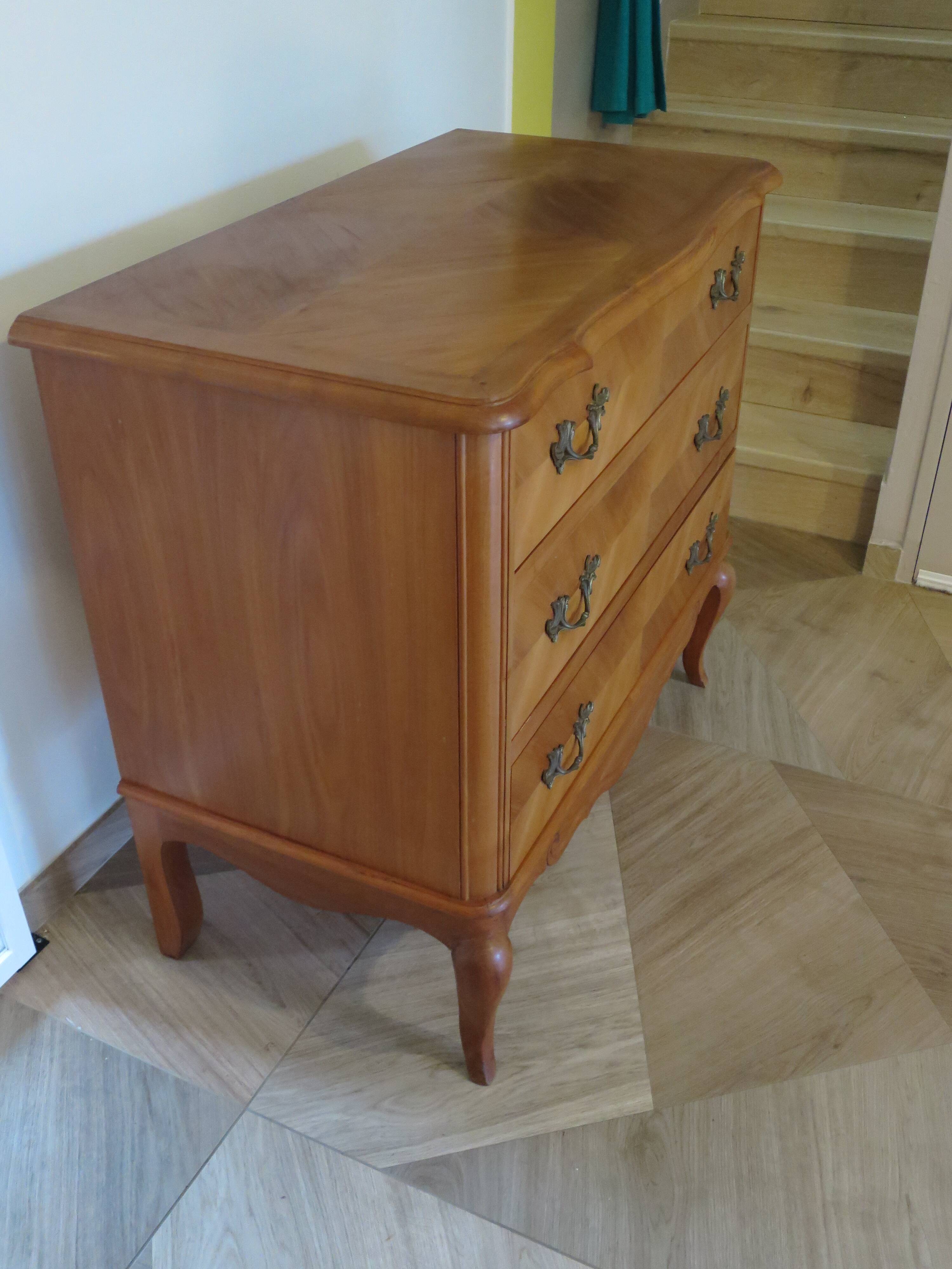 Louis XV style 3-drawer chest of drawers in solid wood