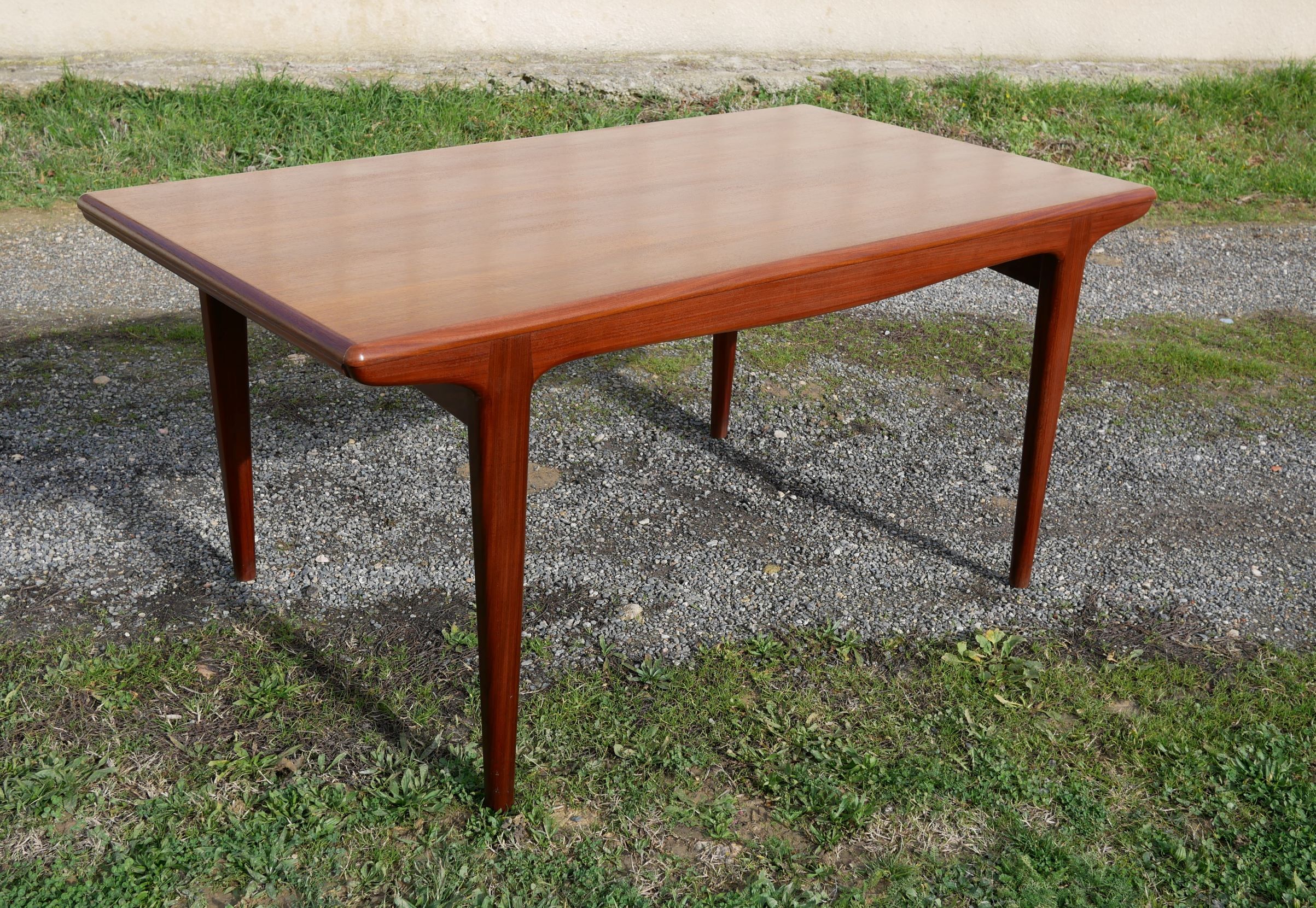 Table de repas scandinave en teck
