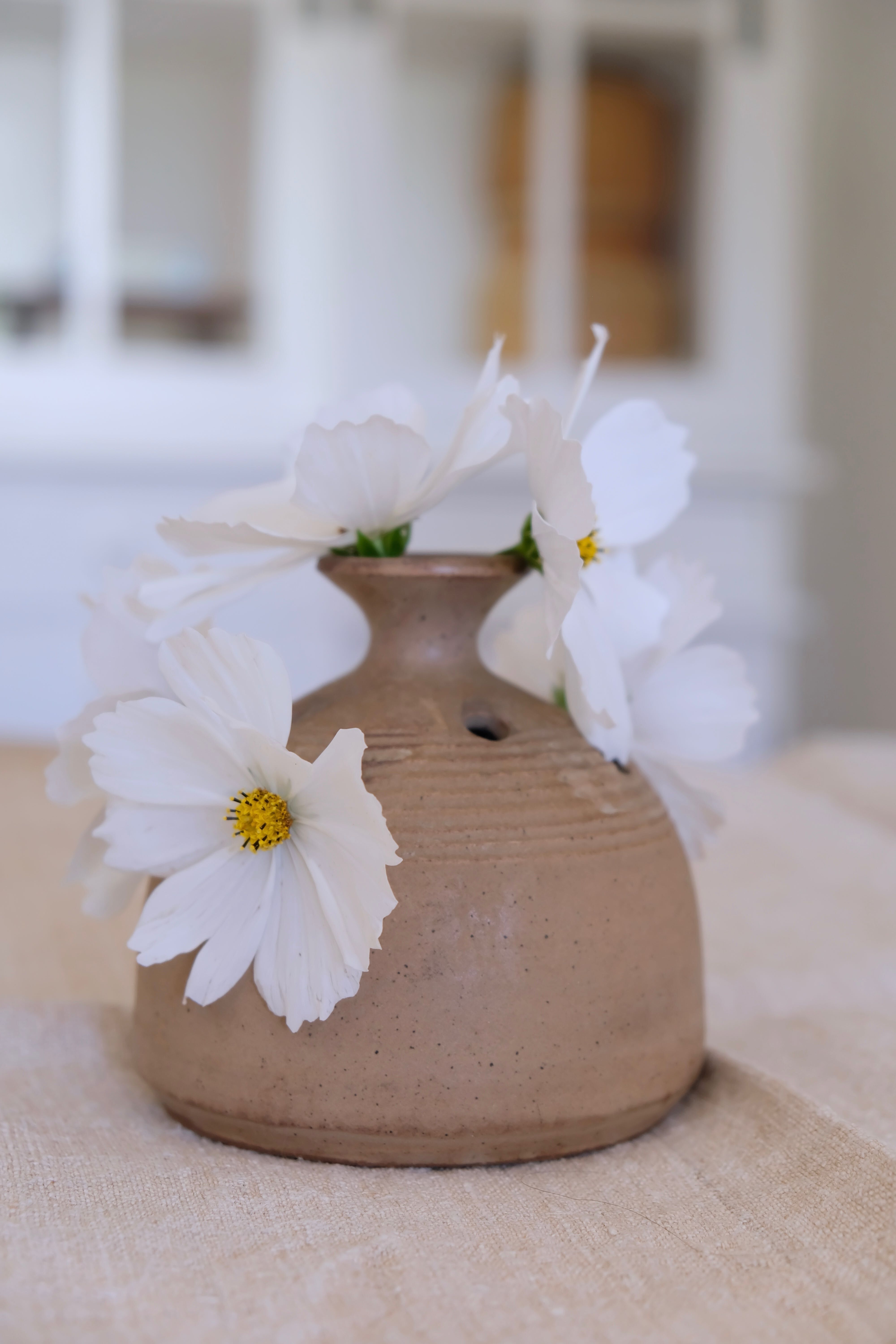 Pique vase Fleurs Vallauris in sandstone
