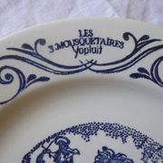 3 Yoplait advertising plates - The 3 musketeers