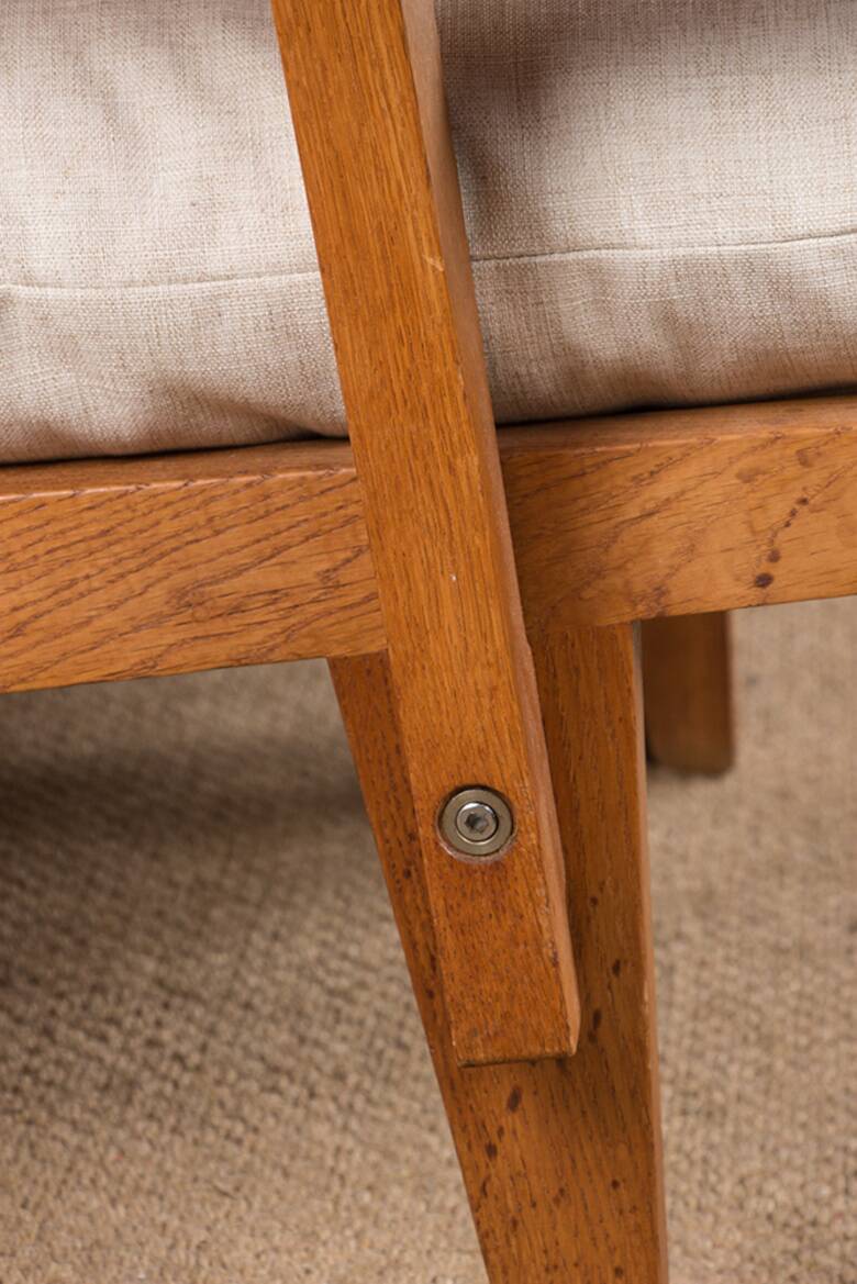 Danish sofa in solid oak and fabric, model GE375 by Hans Wegner 1960.