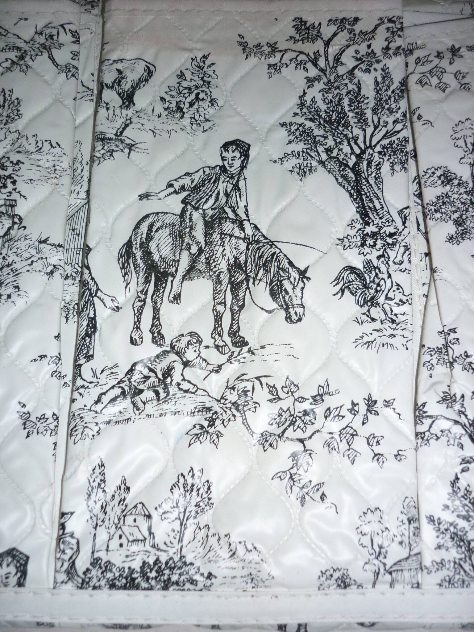 Rangement mural à soufflets