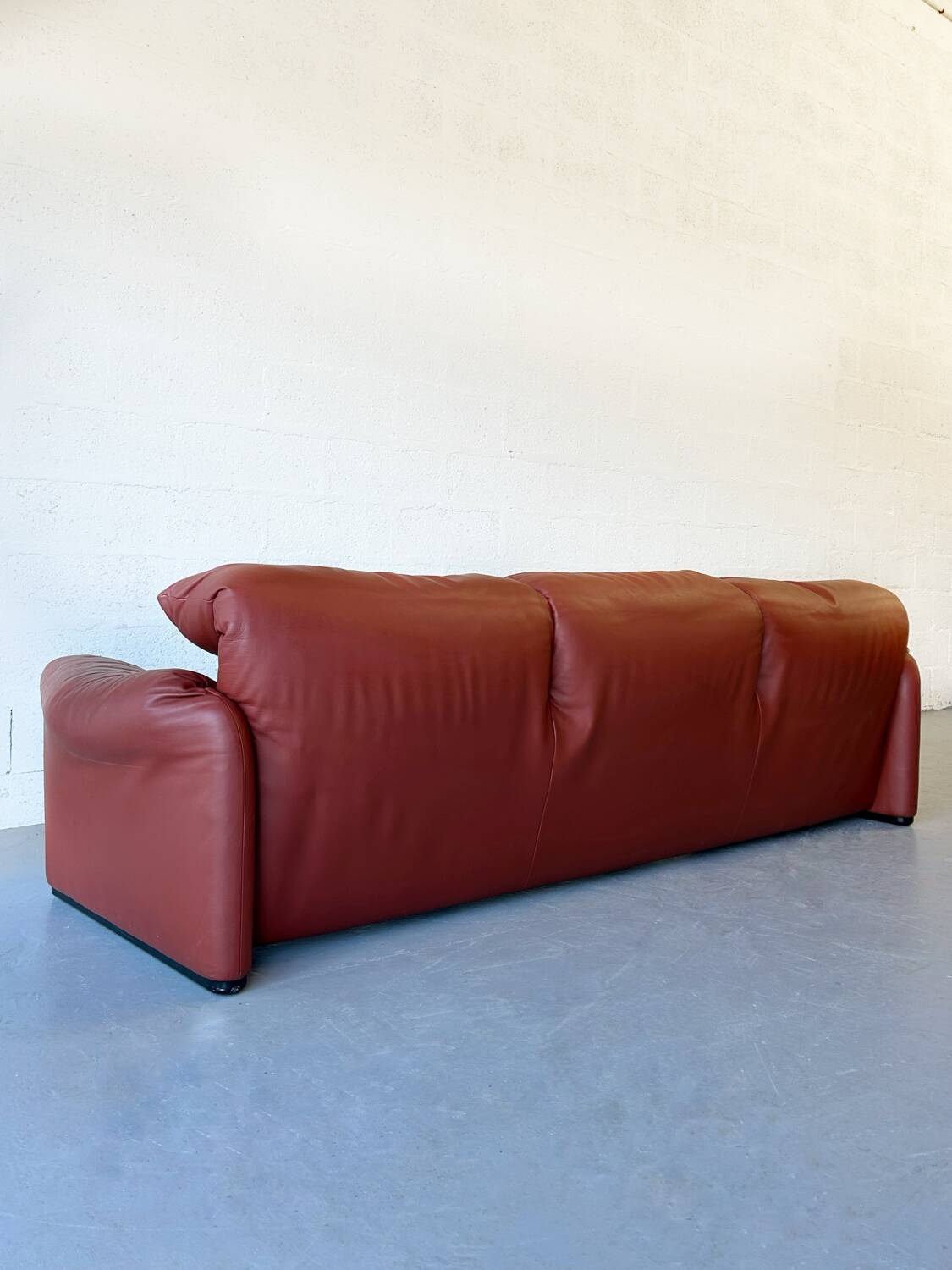 3-seater sofa Cassina Maralunga in red leather