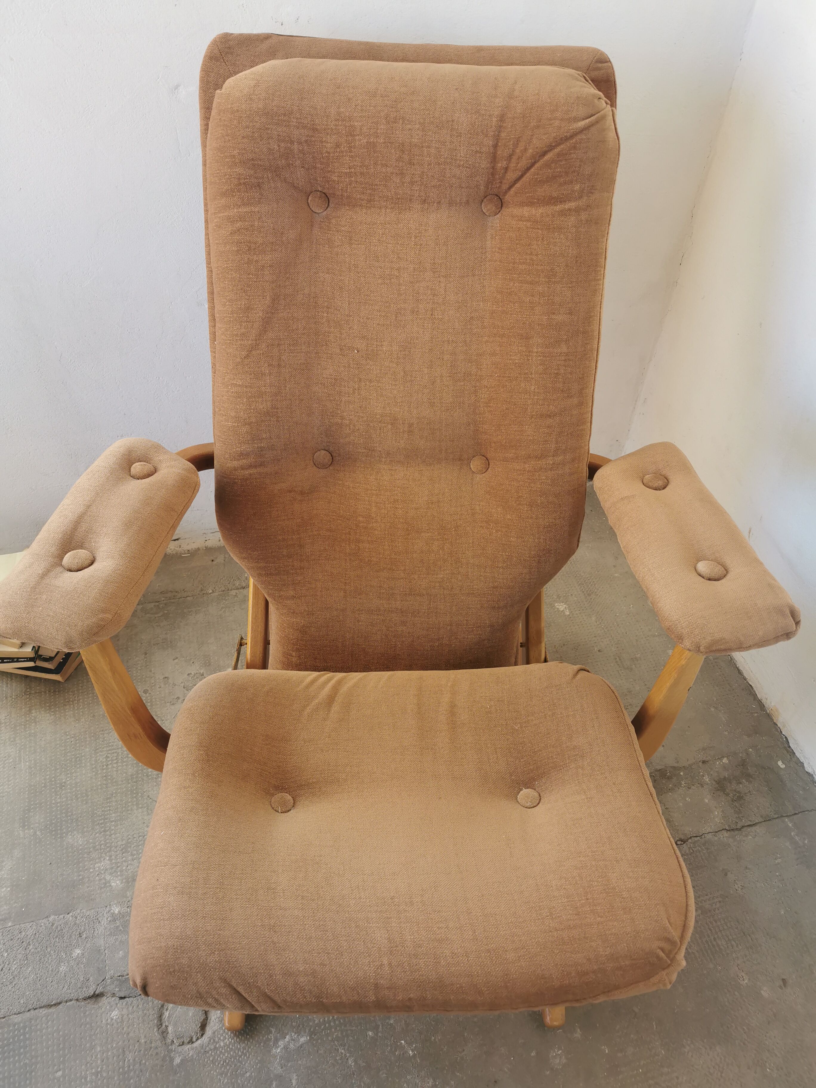 Relax armchair and its velvet ottoman from the 70s /80