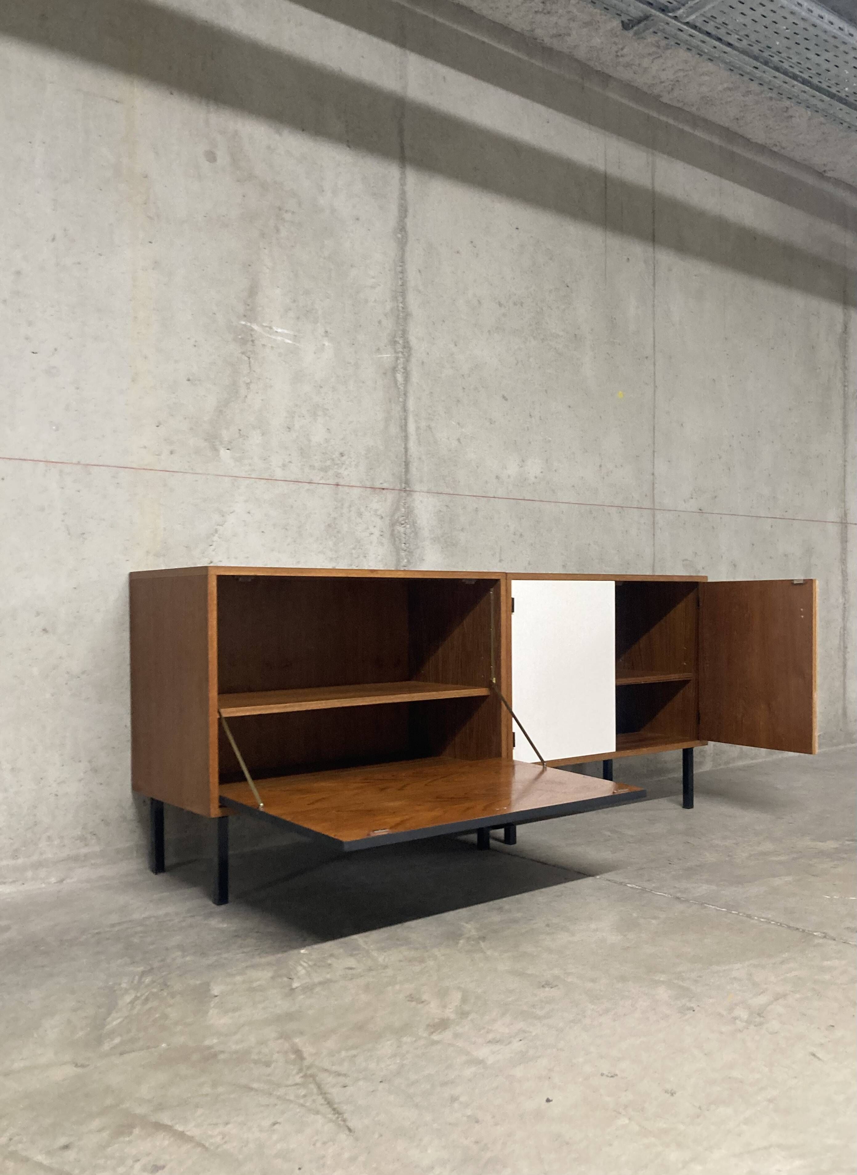Enfilade moderniste noire et blanche Philippon et Lecoq vintage années 60