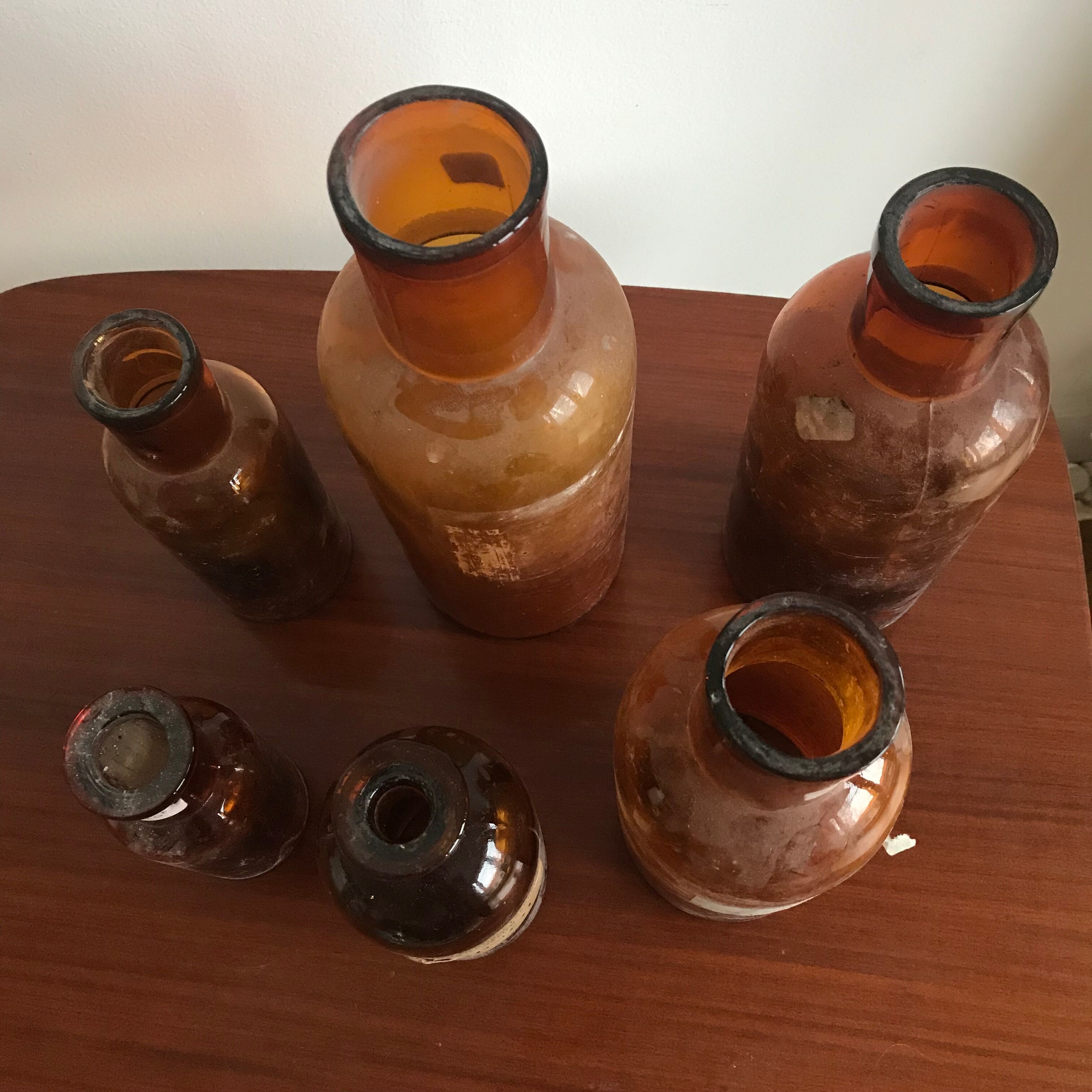 Set of 6 amber glass pharmacy jars