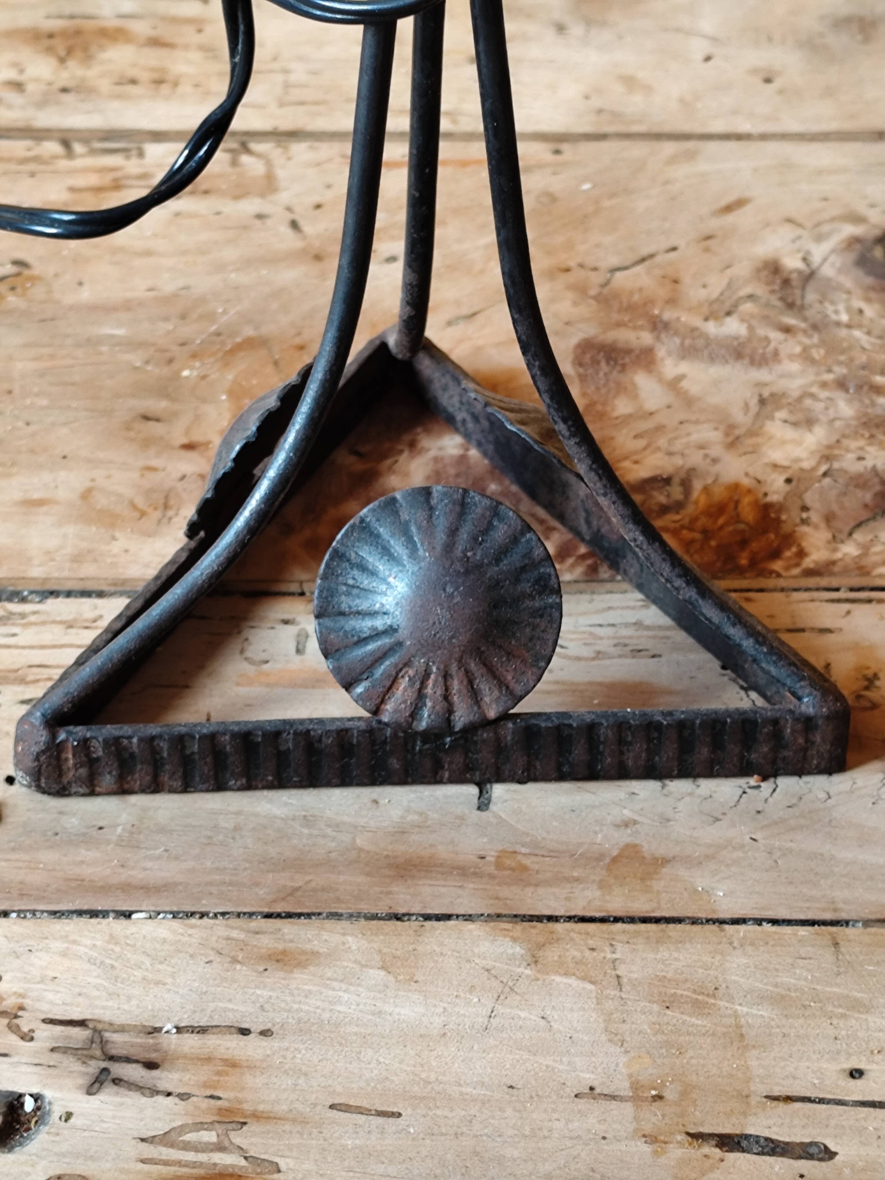 Art Deco lamp in metal and speckled blue opaline glass globe