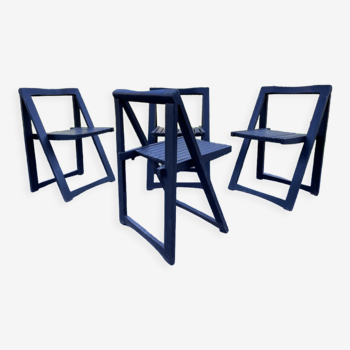 Chairs folding