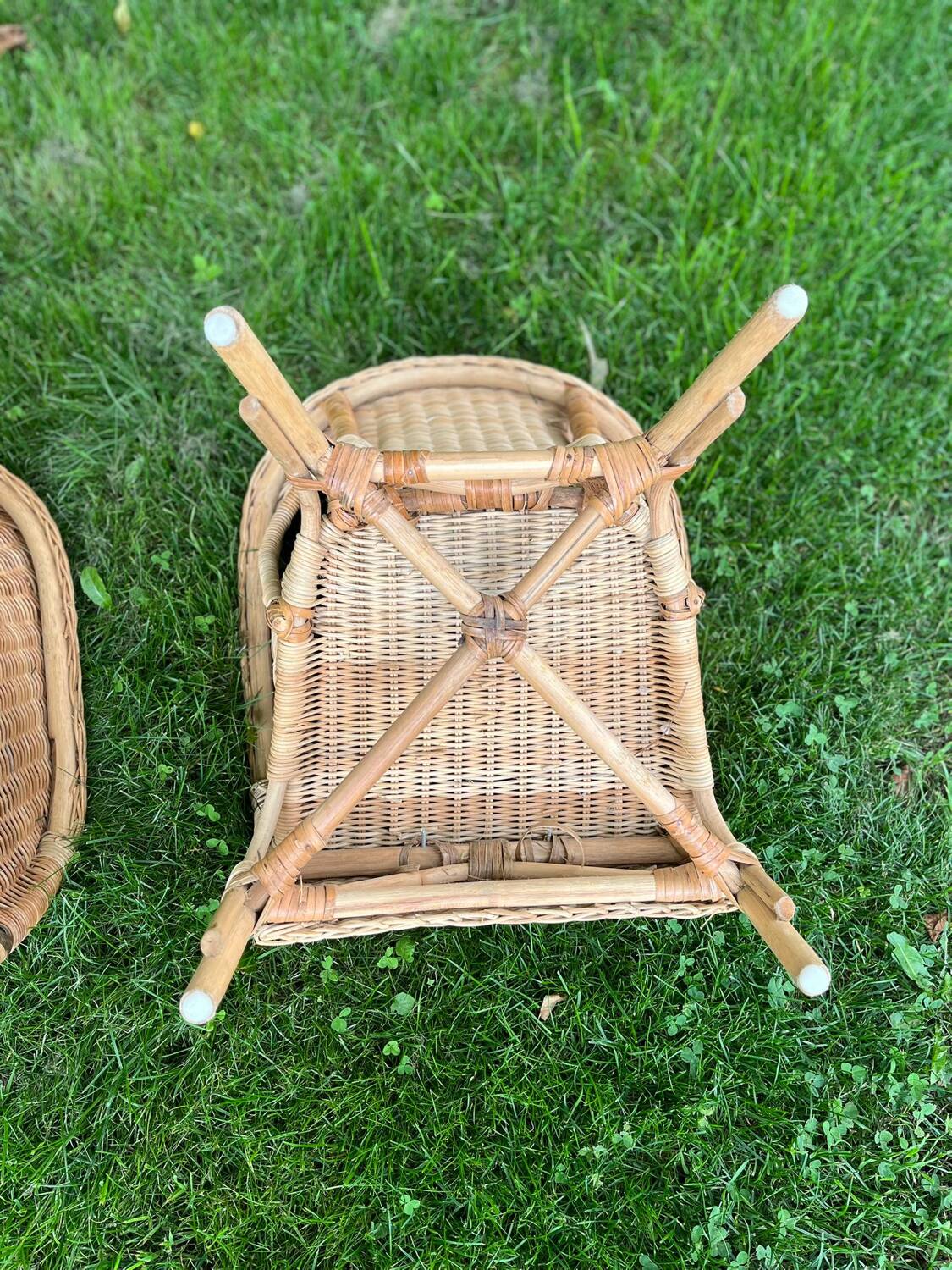 Lot deux fauteuils osier enfant vintage