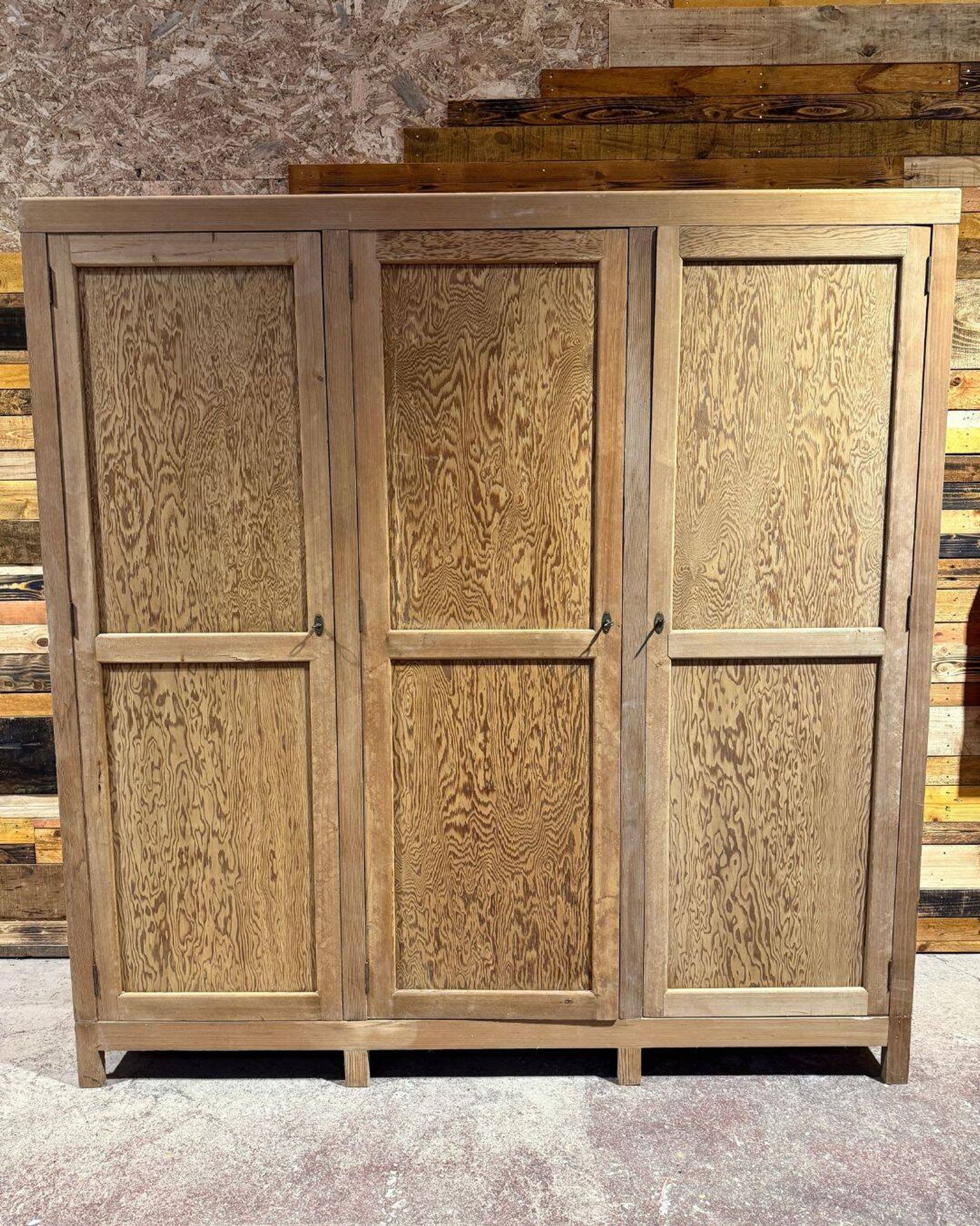 Old hardware cabinet in pitch pine - Early 20th century - Sandblasted