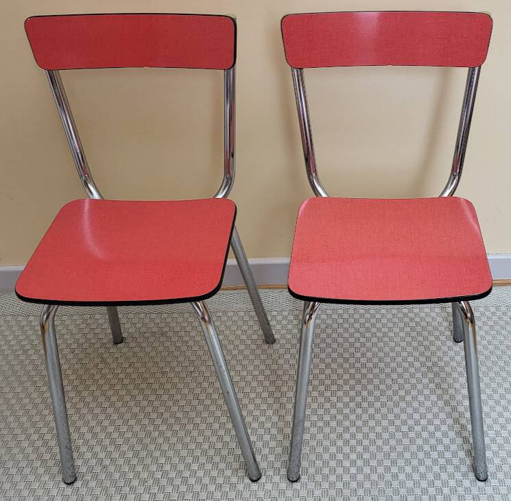 Lot de 2 chaises en formica